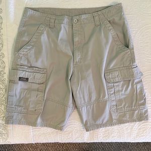 Wrangler cargo shorts tan 6 pockets